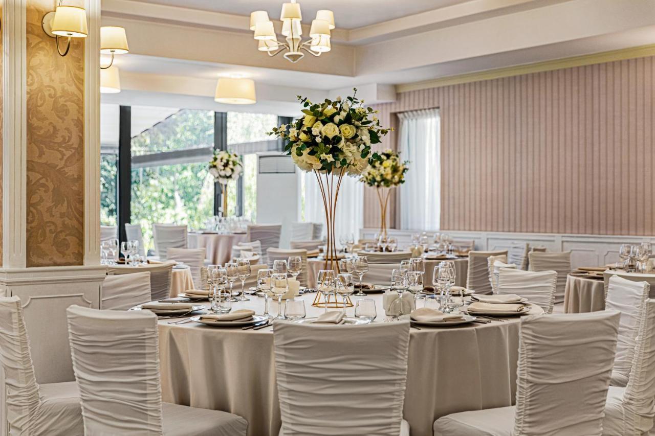 فندق Ramada By Wyndham Slatina Parc المظهر الخارجي الصورة