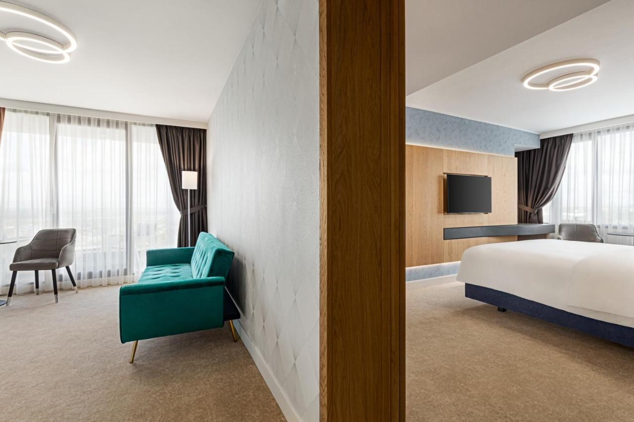 فندق Ramada By Wyndham Slatina Parc المظهر الخارجي الصورة