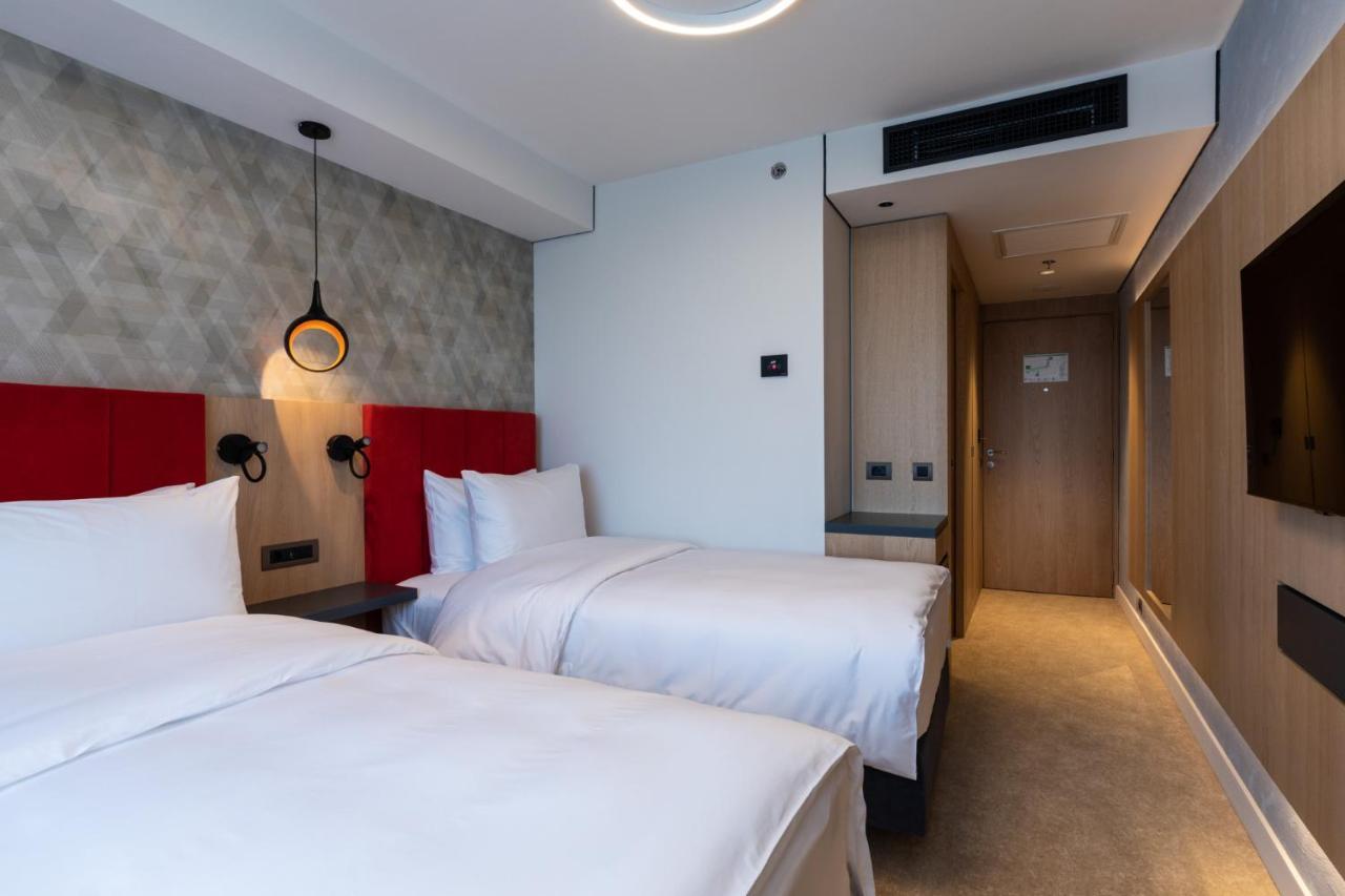 فندق Ramada By Wyndham Slatina Parc المظهر الخارجي الصورة
