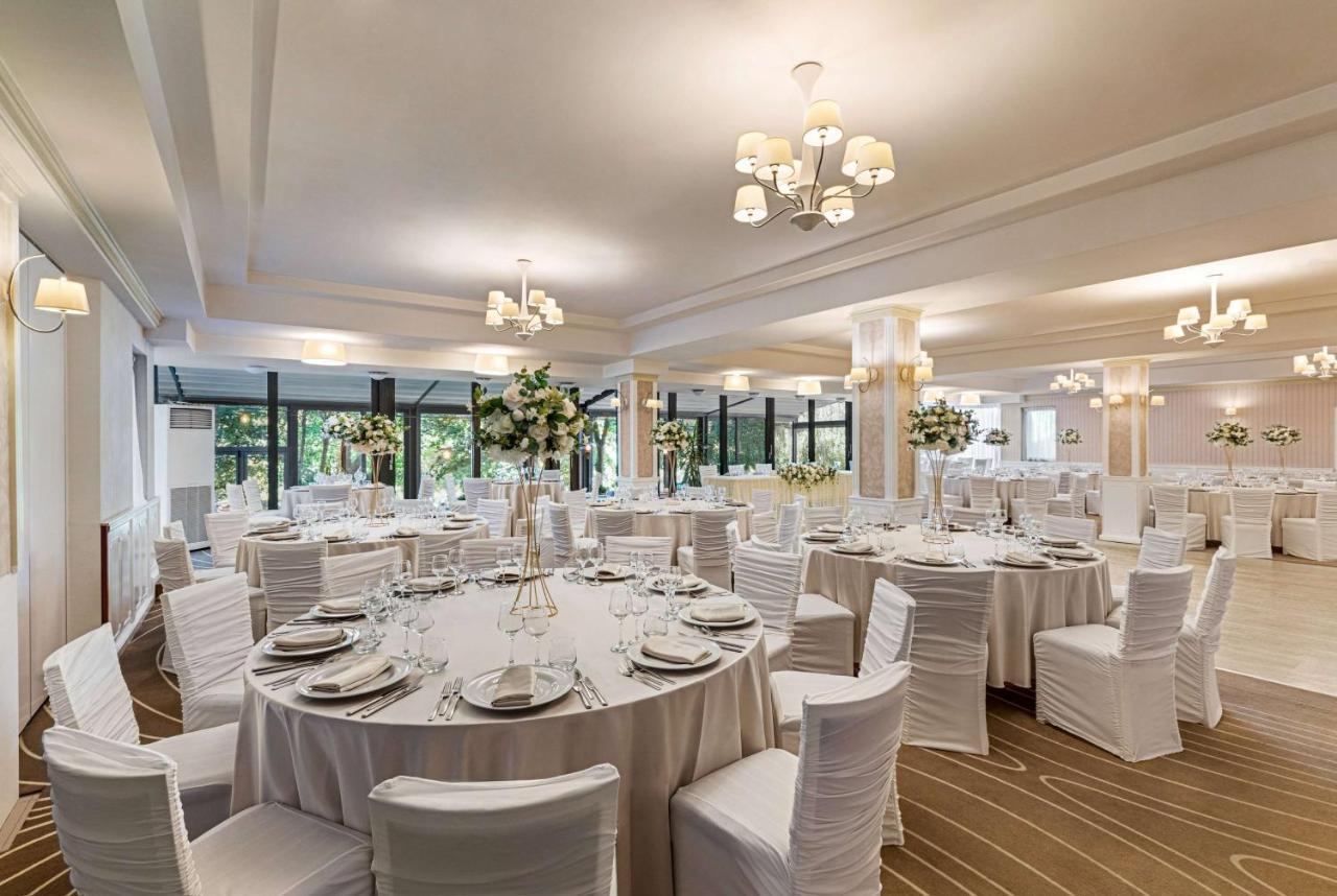 فندق Ramada By Wyndham Slatina Parc المظهر الخارجي الصورة