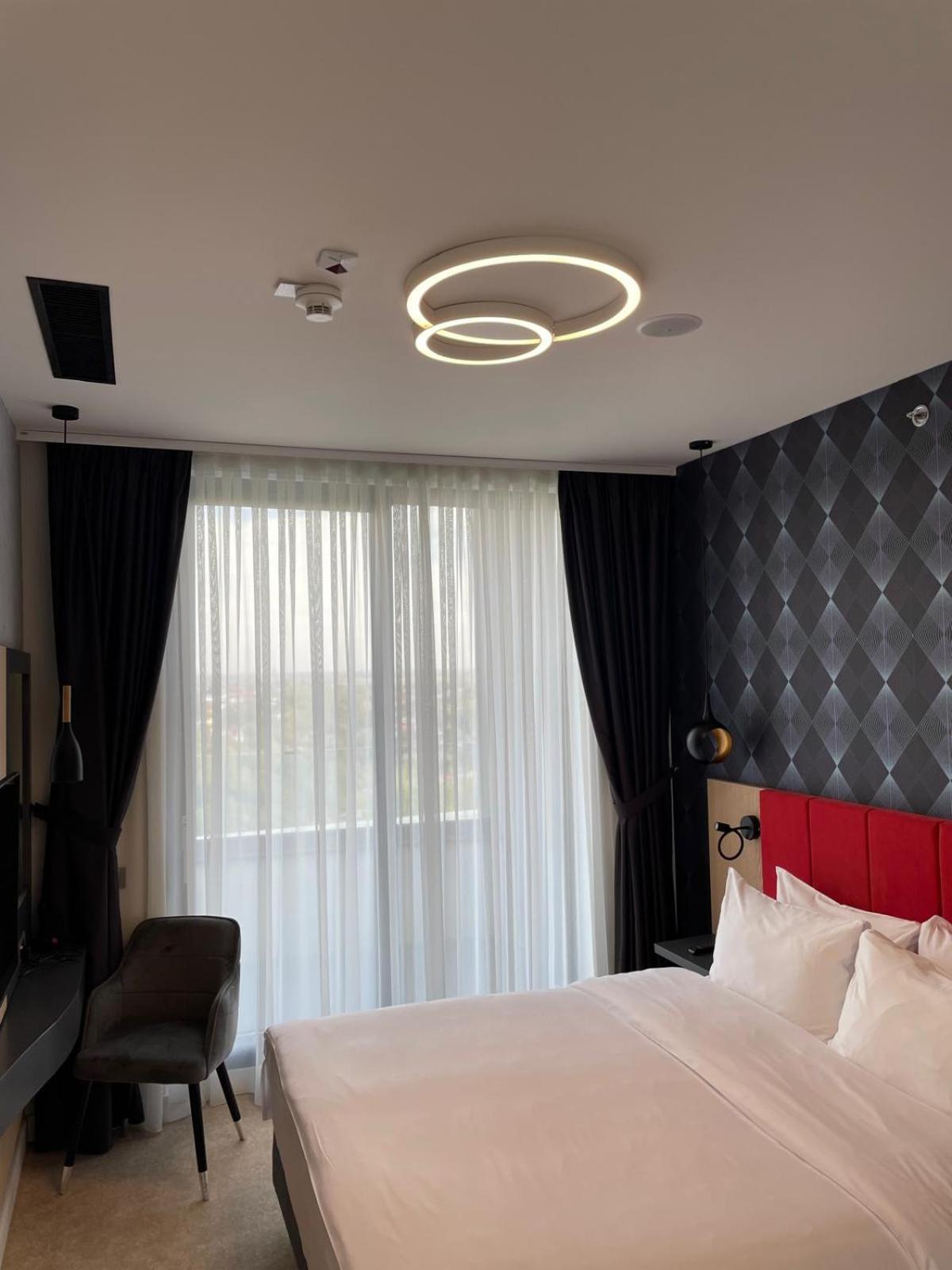 فندق Ramada By Wyndham Slatina Parc المظهر الخارجي الصورة