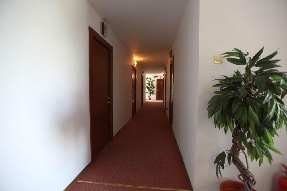 فندق Ramada By Wyndham Slatina Parc المظهر الخارجي الصورة